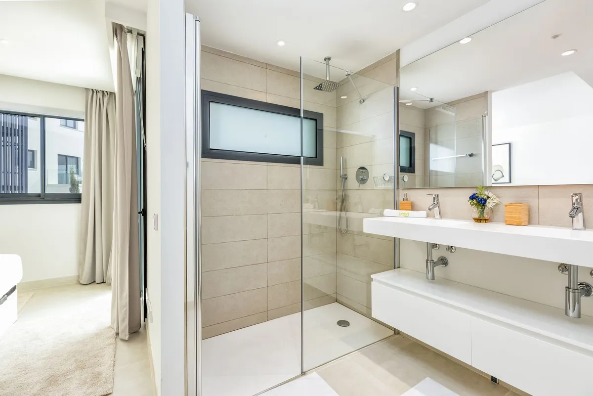 7cfec9cb-2b3d-4f5e-9b38-7c5de8910815