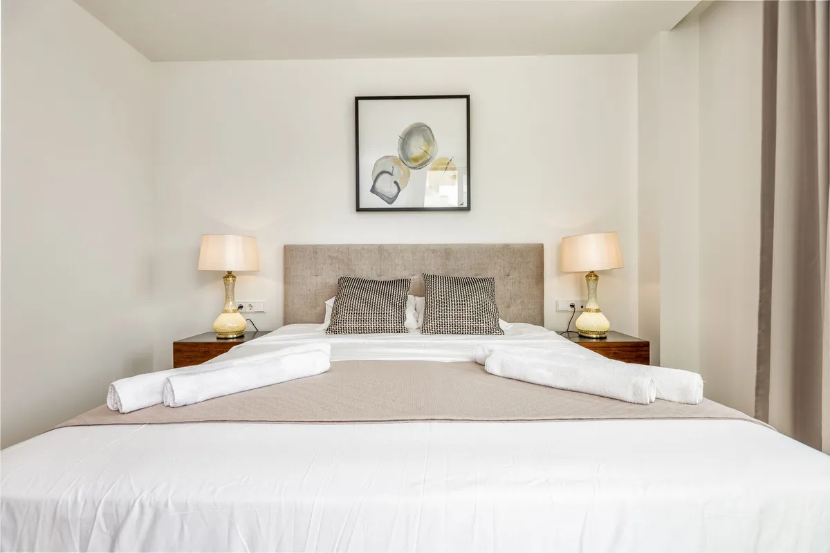 dc097a52-5dd4-4f04-b410-2cd22a26d56b