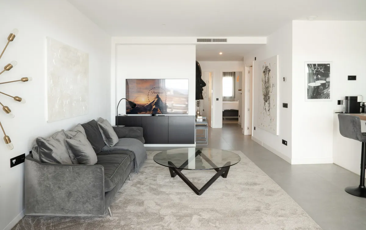 d4327ef8-2445-45cd-831b-7fc37e5c1aa7