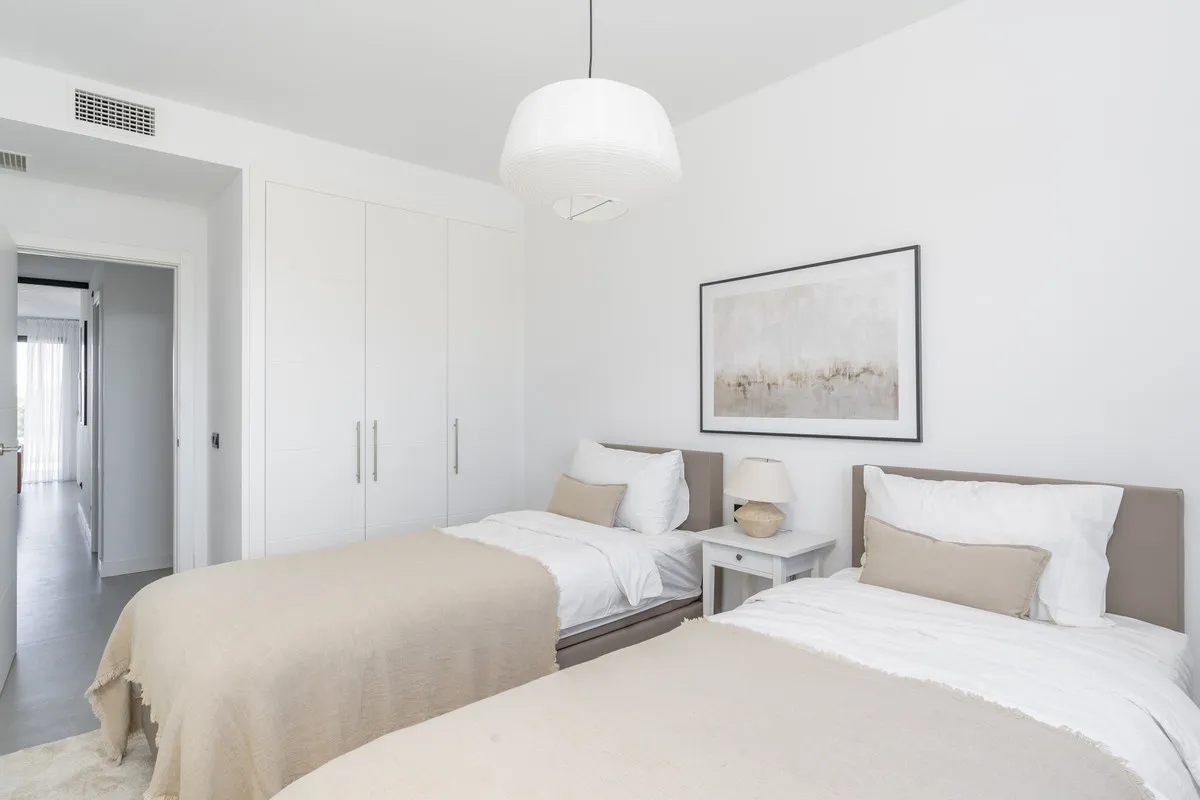 a08f103b-9b73-42e3-82ce-c647931841b0