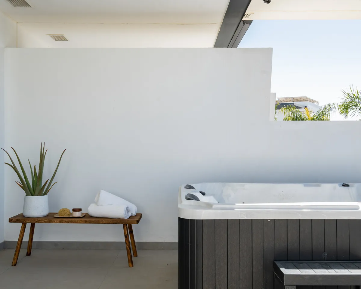 fe047e79-b545-41d5-bd01-05b762fe5e84