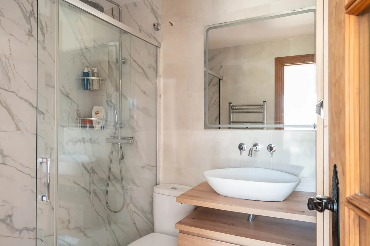 ffcf138a-213d-4c87-8c0f-f9d423858a9d