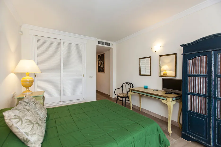 80075427-401e-4d9b-b3aa-103e2f723e93