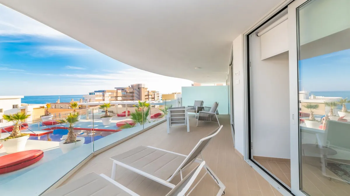 3efa3a81-d1af-43e5-9866-fbe922822984