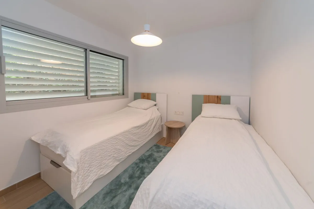 4078e9c2-a91c-470c-bffa-e3828048ab98