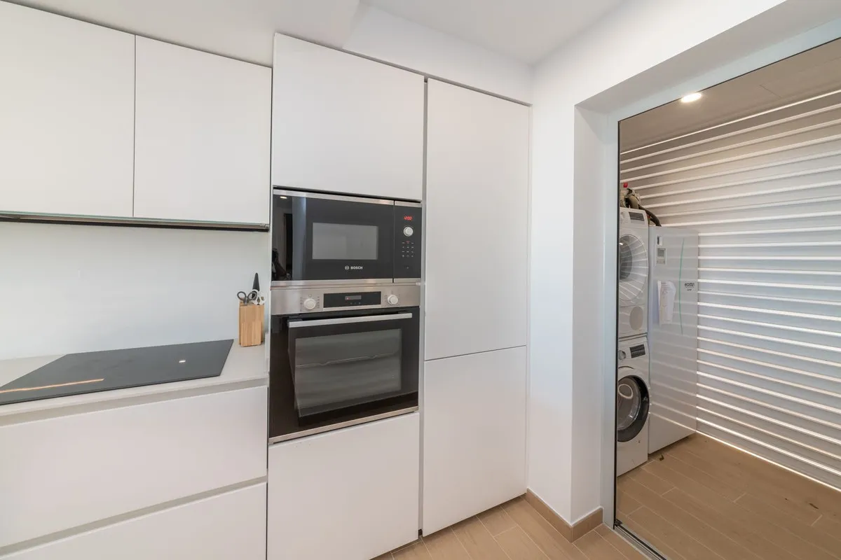 6f7e2471-dd68-447f-a5d0-587b927fc081