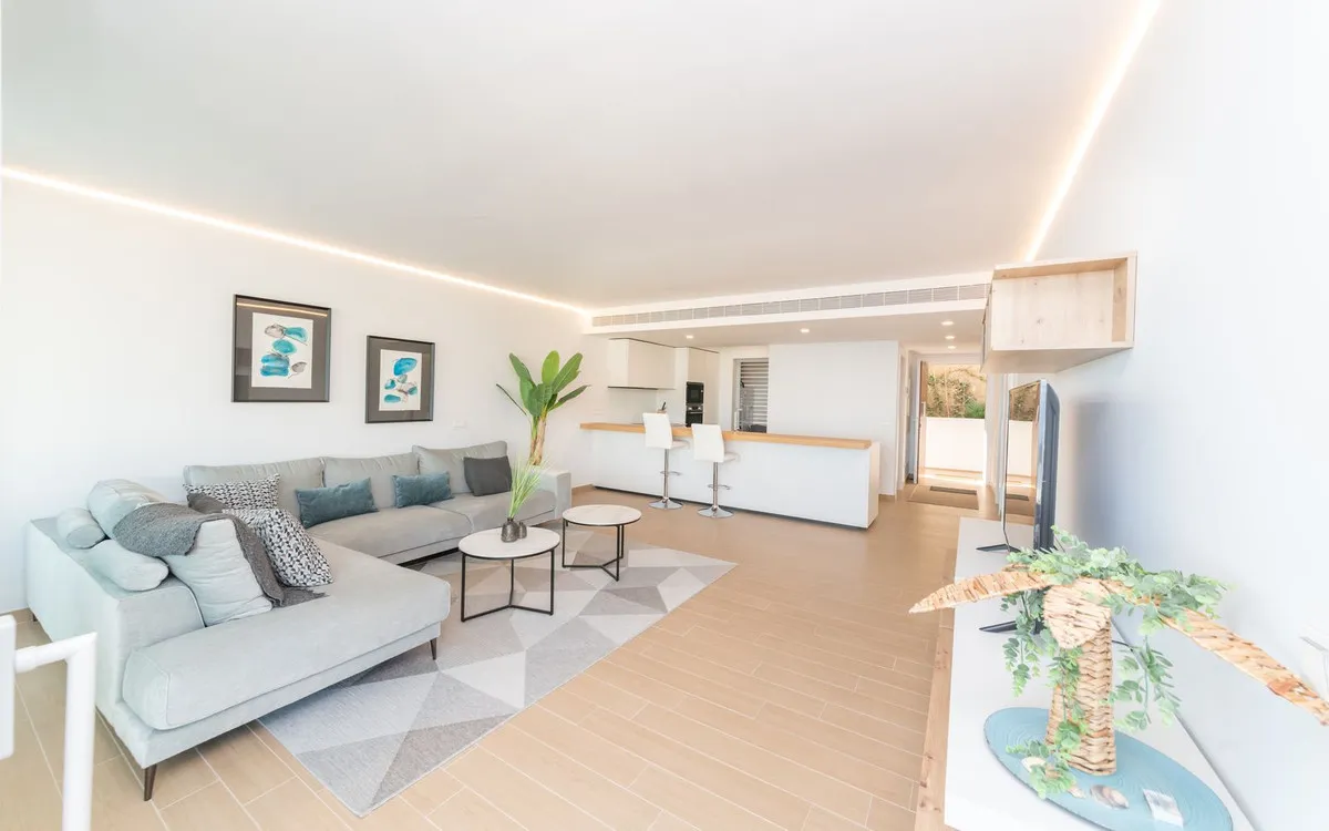 7c50e5ed-a222-42c2-8cce-5d988a9e4b73