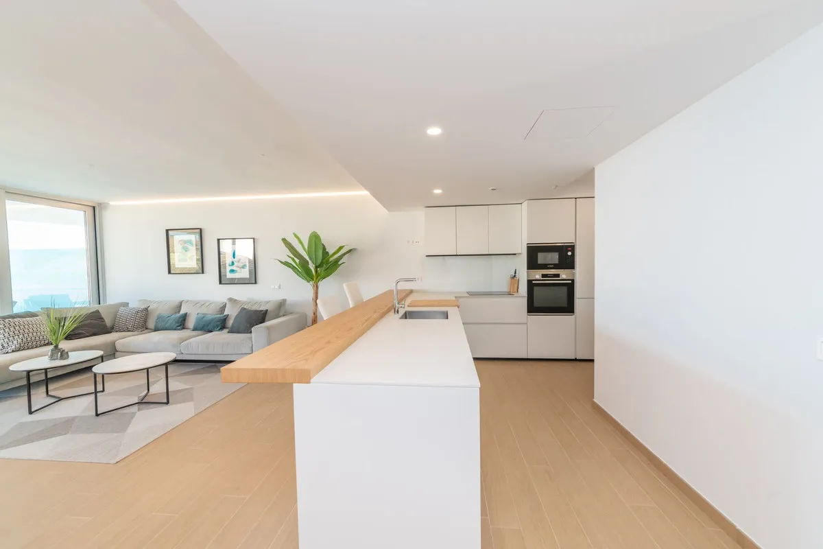 83551a2e-dd20-4918-beed-ac5f97781320