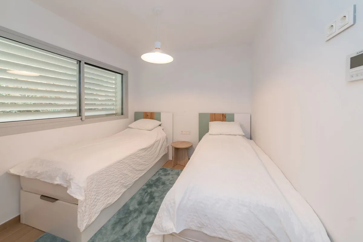 95b77518-ad41-404c-816f-c8d298b422bd