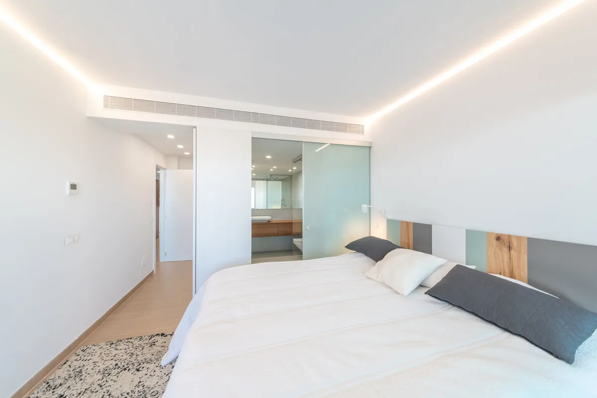 e1659a87-bf1e-441e-a774-6c3cf8a08449