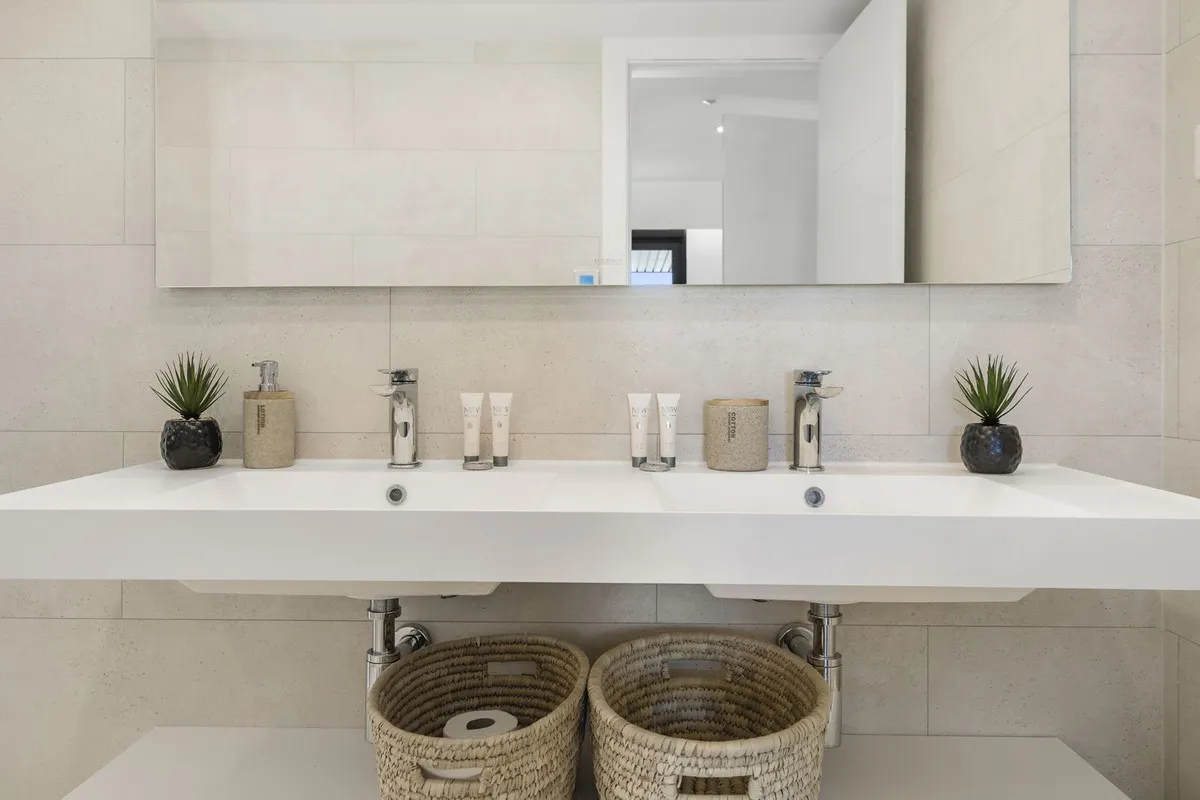 d2f0f83f-701c-4411-b7f5-856a1d4d9645