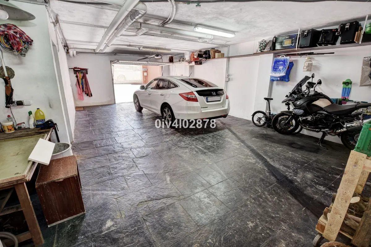 b5297f24-2d88-440d-ae2e-873c16e9849d