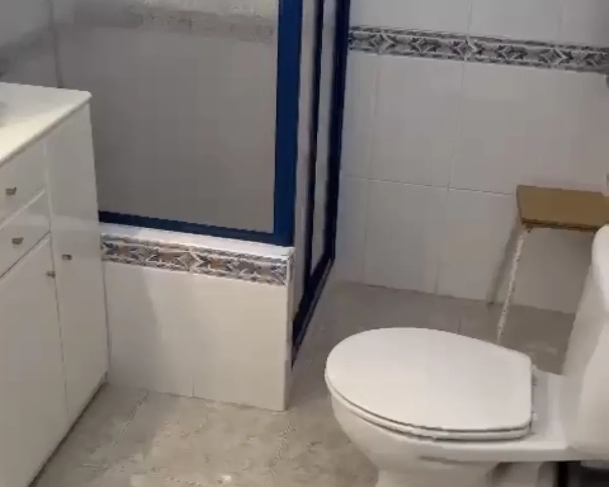 f0e8bdad-542d-4402-92d9-3d7114aa1d7c