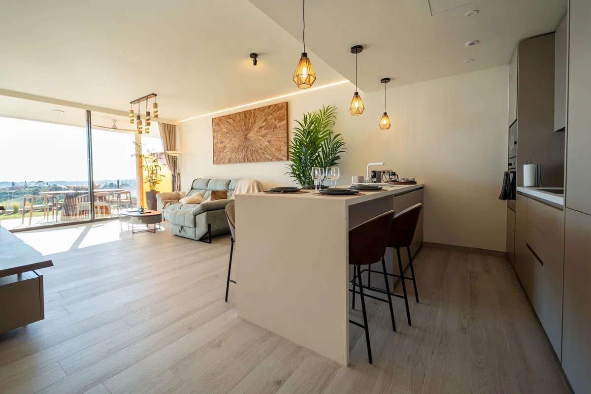 37da7fdb-75e8-4ce6-a28b-ddc5afb8b257