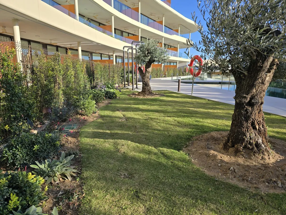 530e6786-a9e9-4a82-b89e-73dd730c8abd