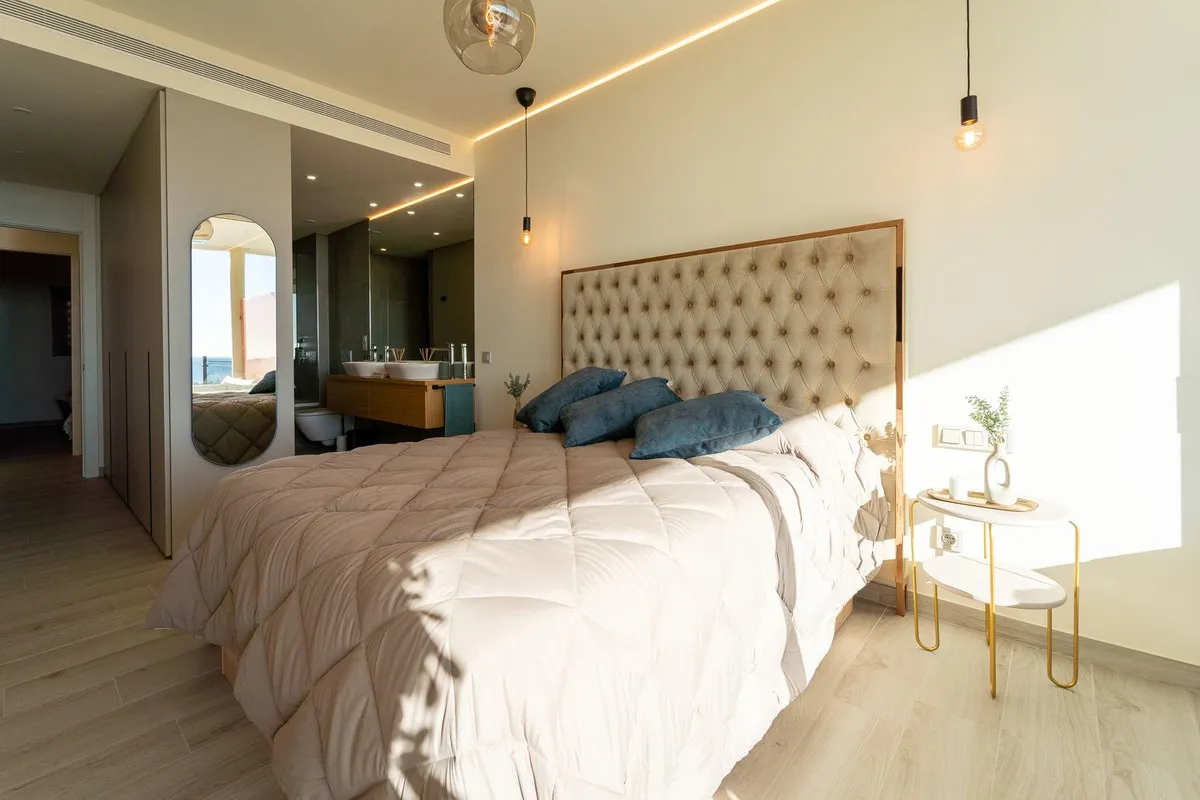 8a0ef916-e00d-4b4b-b925-d7ecad2b109b