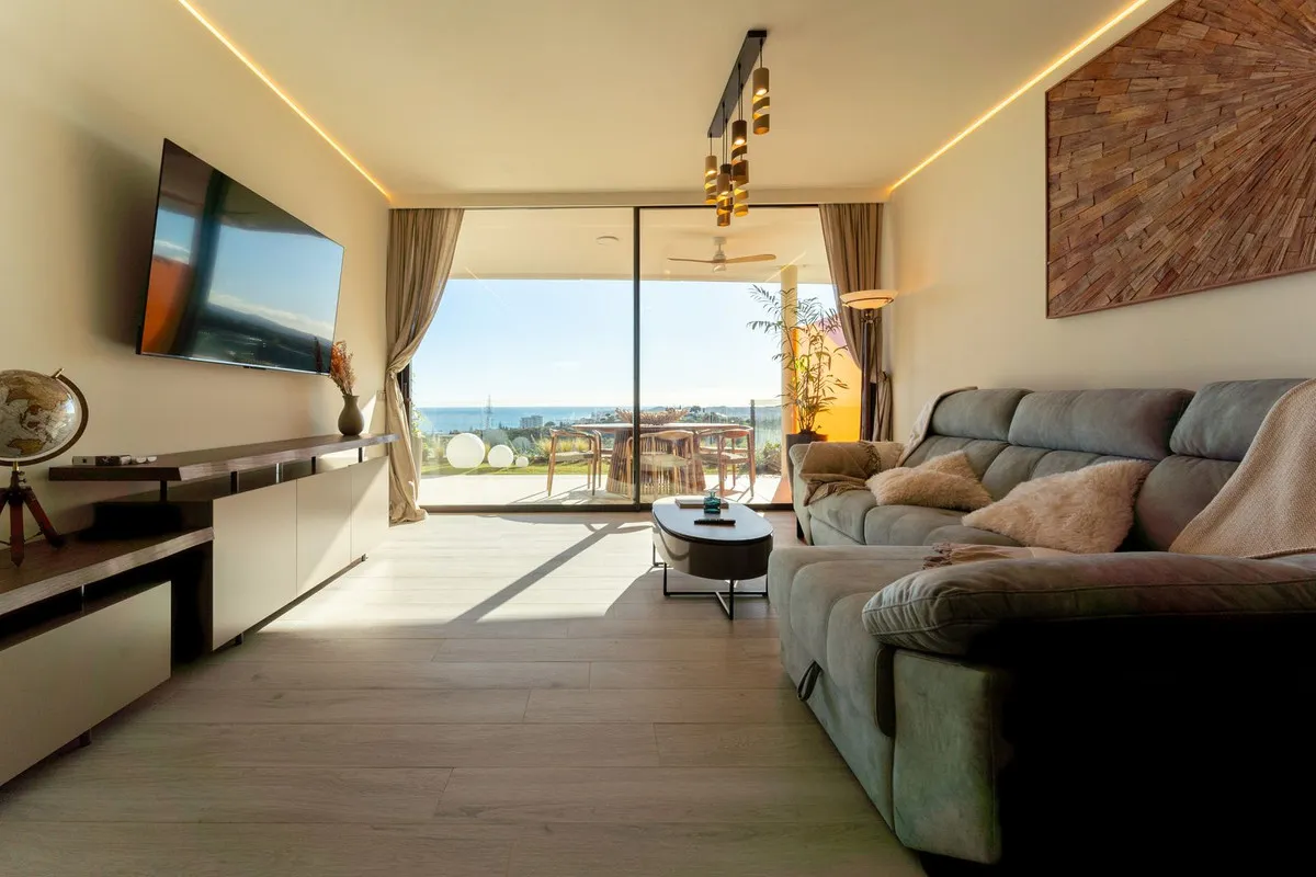 9bc495f4-7dd2-45d3-b56e-5b3545d0c214