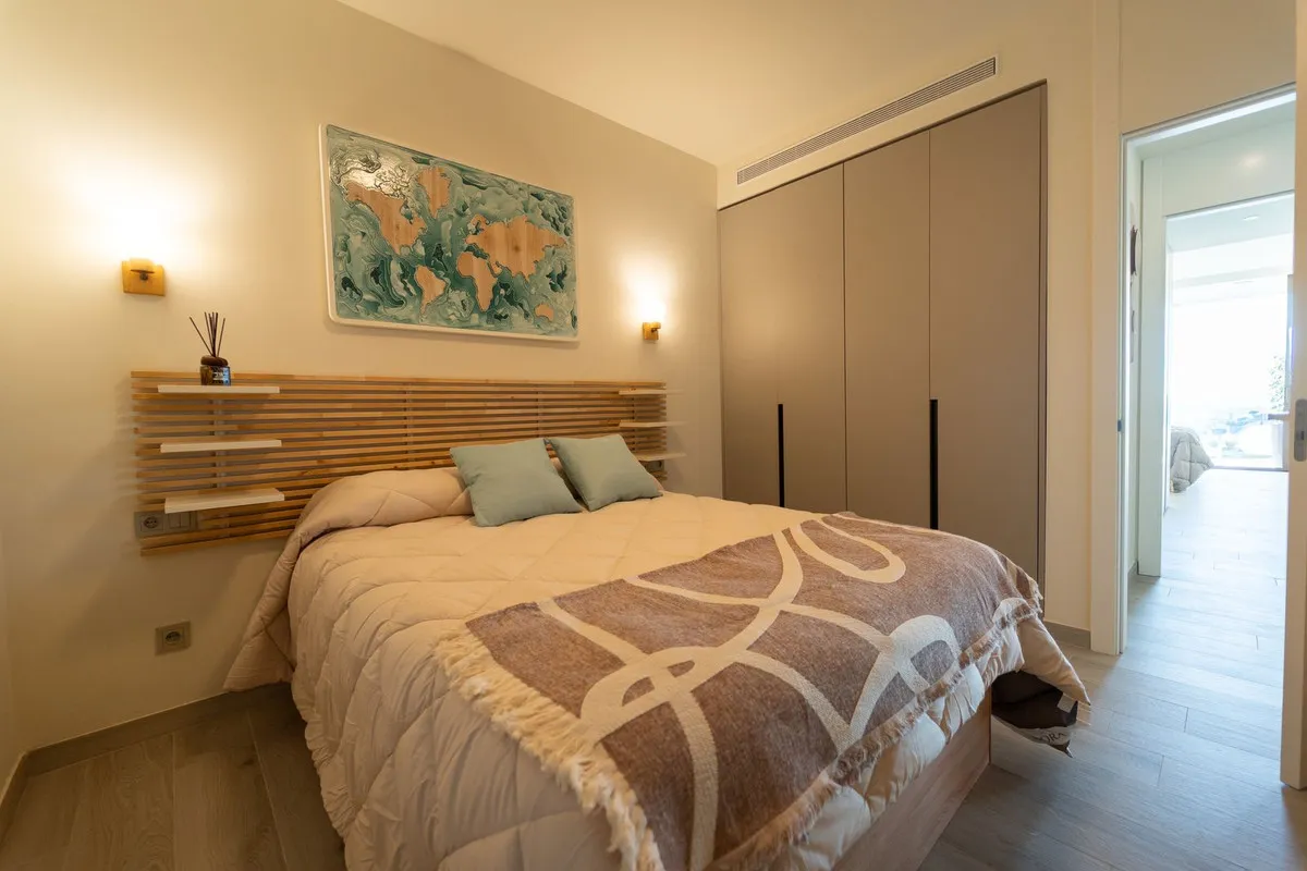 e9d633c4-01f5-47d8-90e4-486c9d30b882