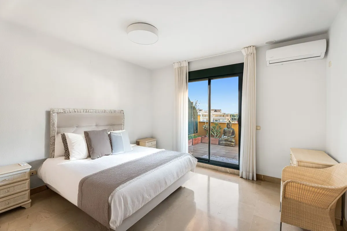 27a0a333-8ed2-4673-aa34-8ba0d9f7476a