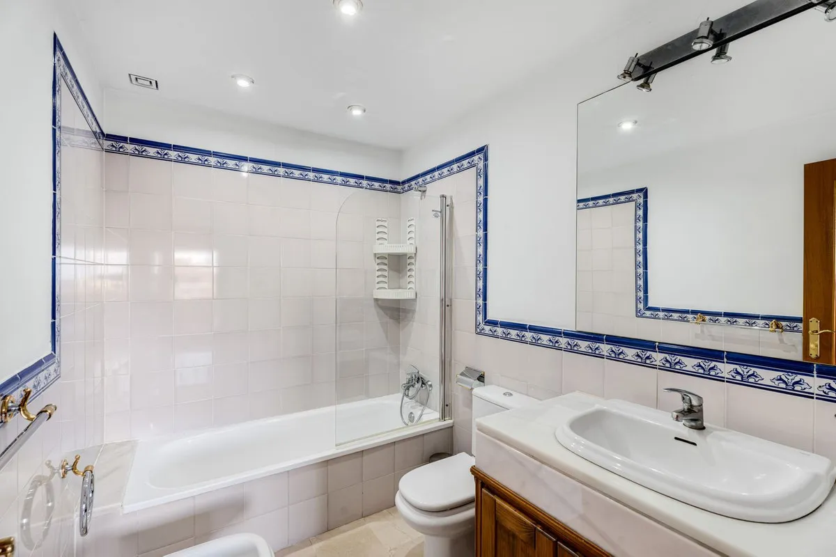 b1528bf4-4c9c-4d96-bc02-4948f1cf7f94