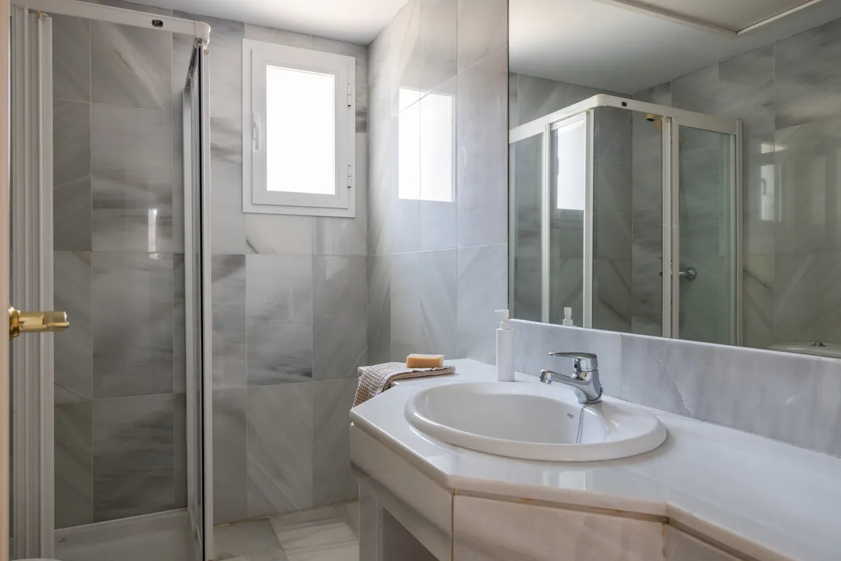 bbc3bf23-100c-420e-852e-db8b76db3cd2