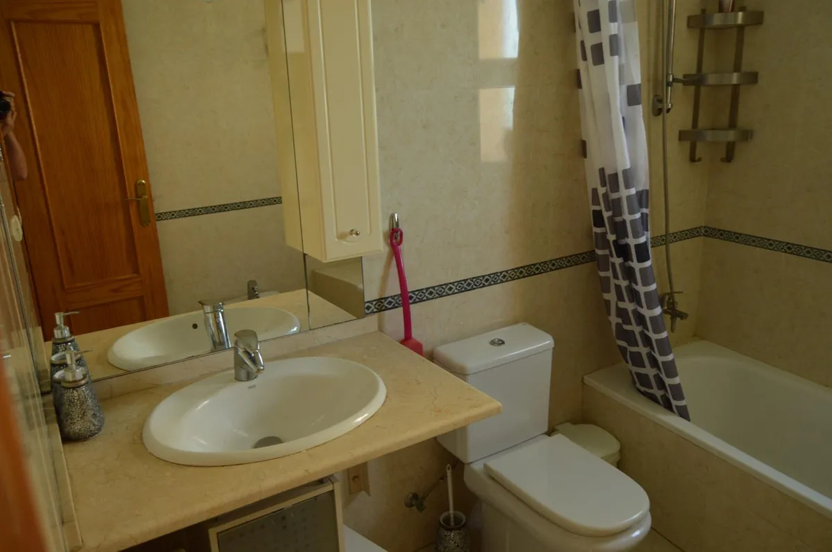 56bd1c2e-b8cf-4efa-8407-5356ef1a4042