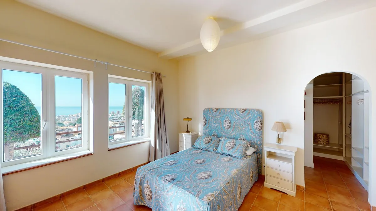 ba04bfd9-5b27-40a9-a914-8ffa32b5defc