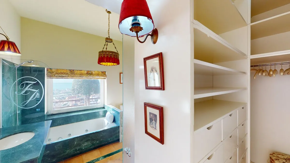 e5e72c3a-dfe2-46fe-99ce-255d9eb2ef76