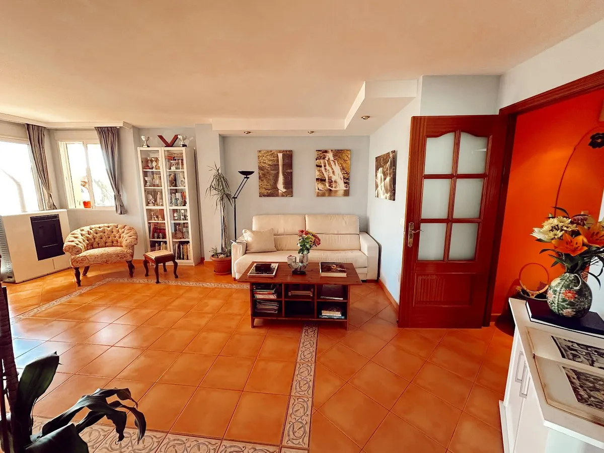 bb3ef366-08f4-4fa3-bc73-309d0934a2f3