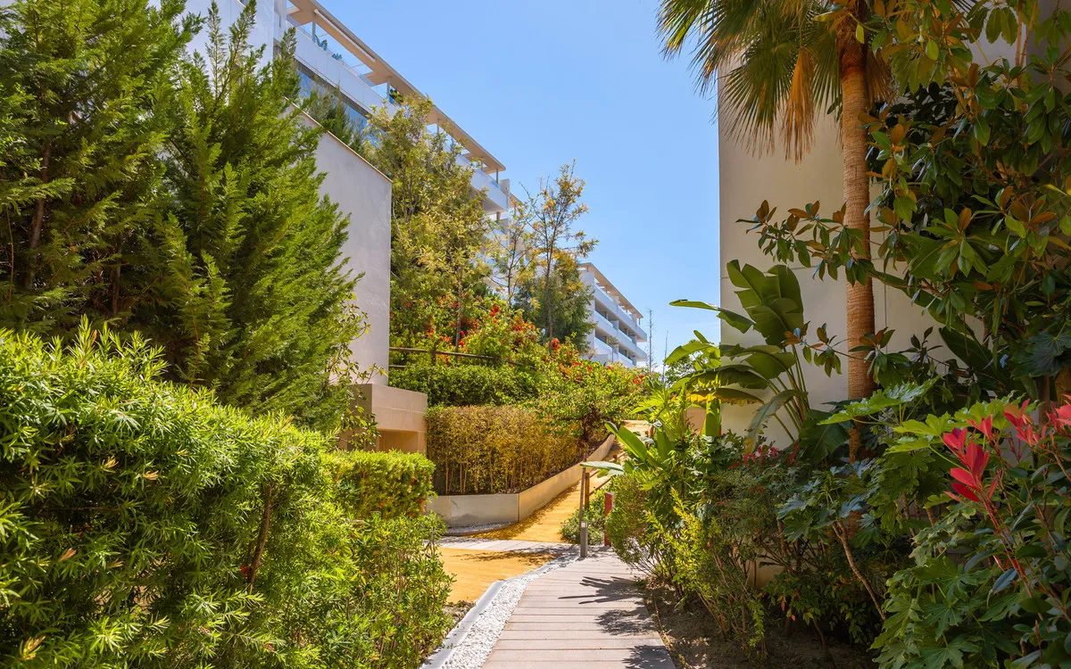 32fe8ca4-a9c8-4855-8671-72b0c4bf0b1c