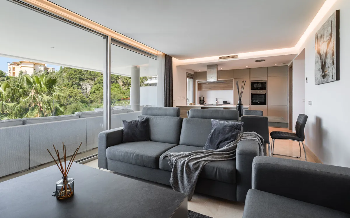 7b2f043f-054d-4c04-9486-b2b2e7832fa8