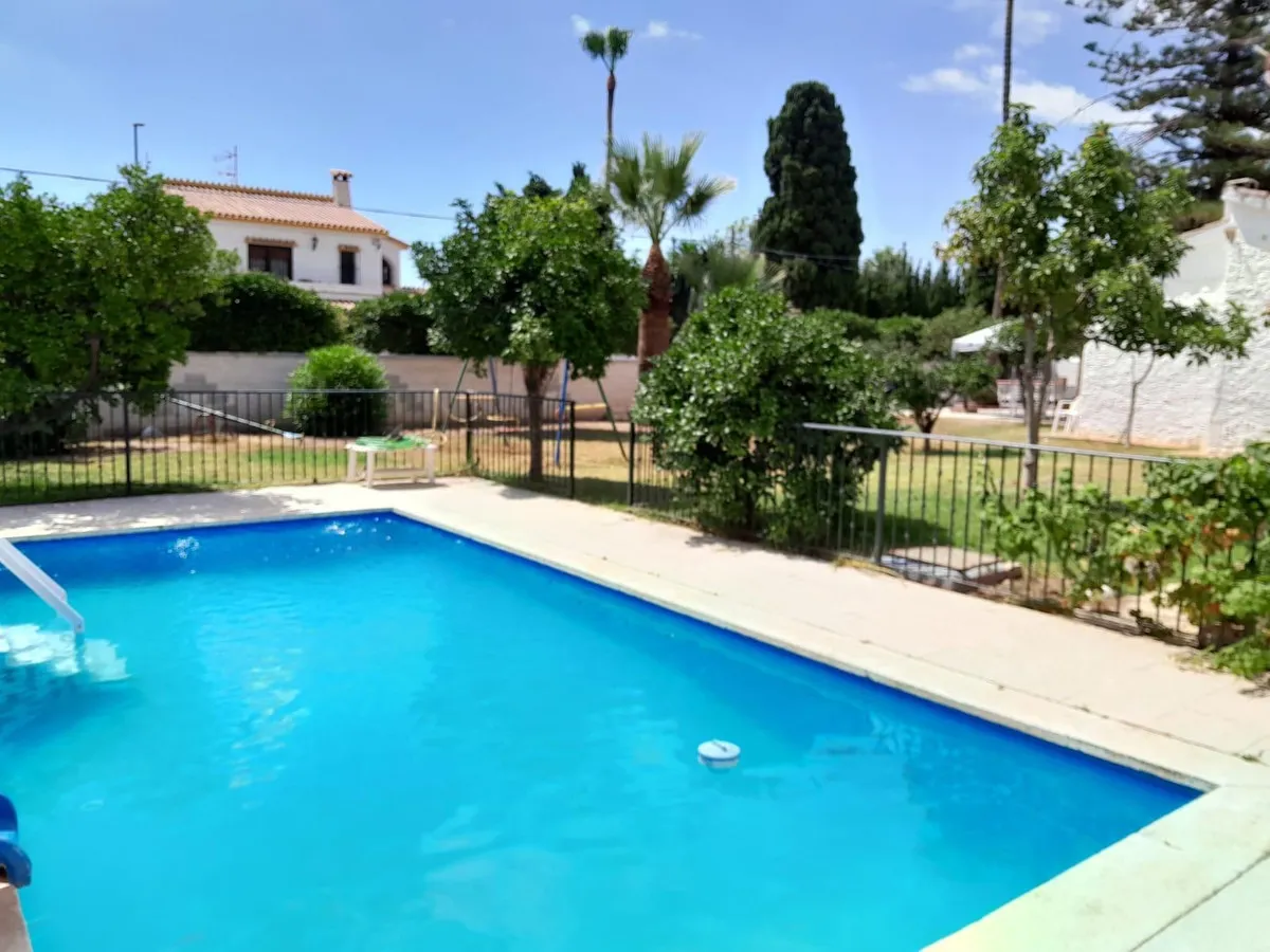 39e2f3e9-e1e9-49fc-a061-c077dfca8264