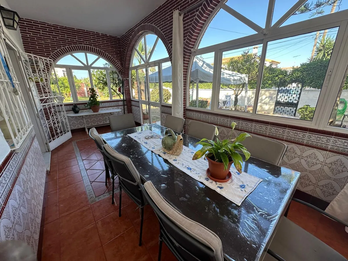 569b6138-c4c6-4bca-a8d5-841f3dbe0559