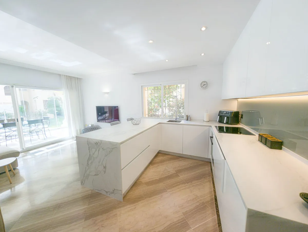 00ec9f6b-2130-4917-bd67-7a958c41543d