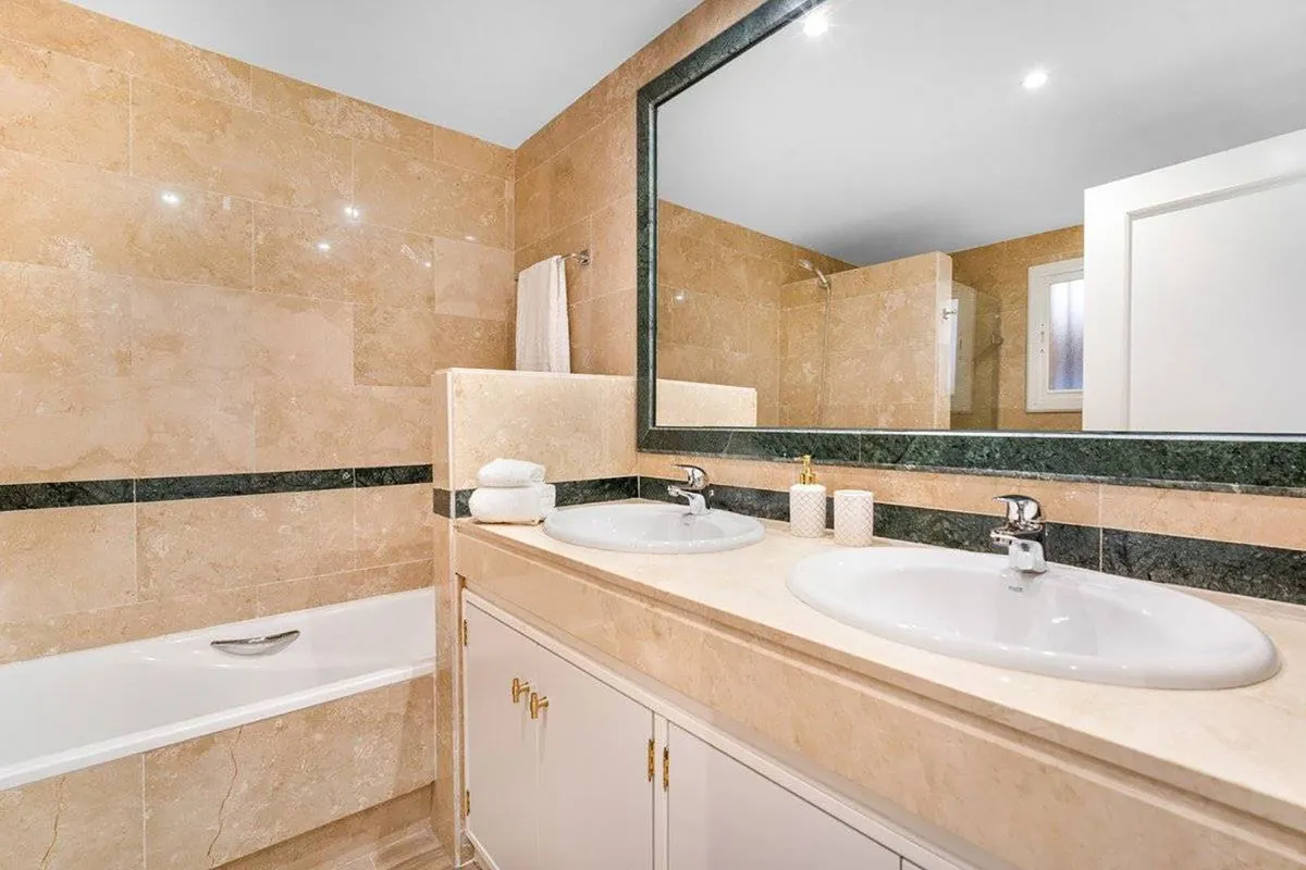 0767f372-f20d-465f-8a5f-9bf999c2e931