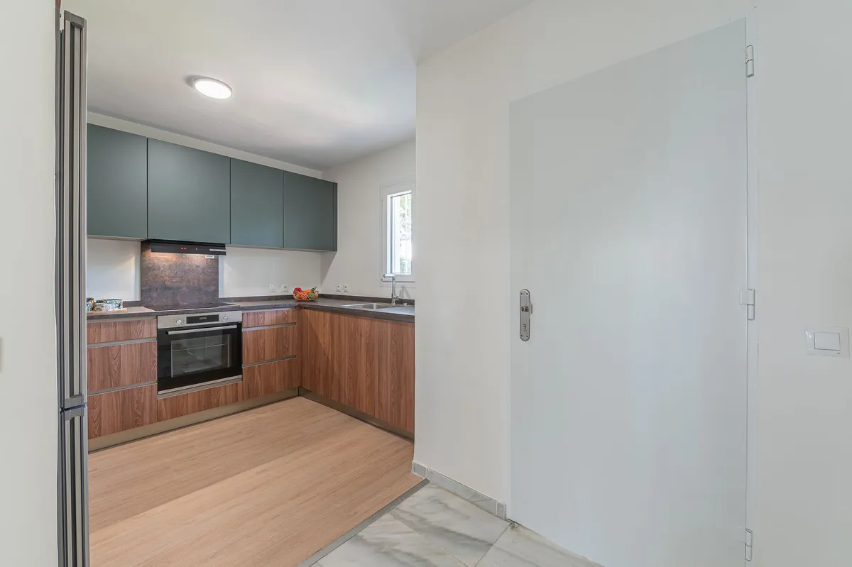 1496b748-d73e-4f9e-b300-a2885fbc941b