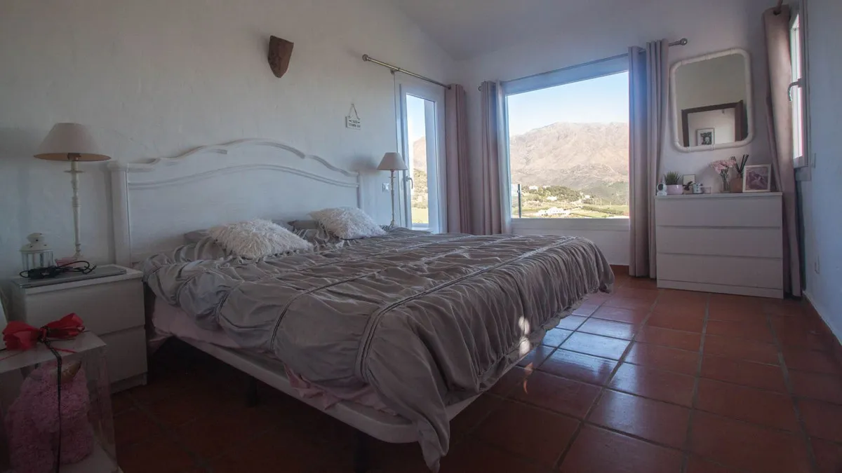 8f503e8c-6cb8-4b2c-88d6-befc217480d7