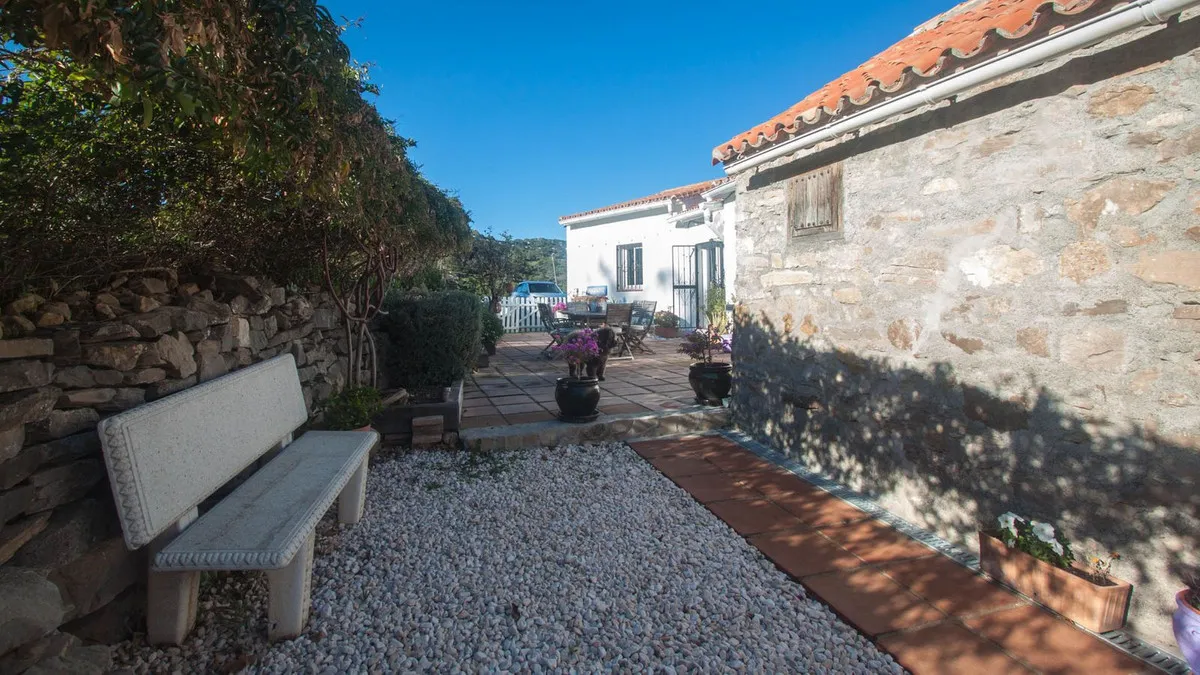 ae690e81-cc0c-48a1-929a-7c9e81afe7fb