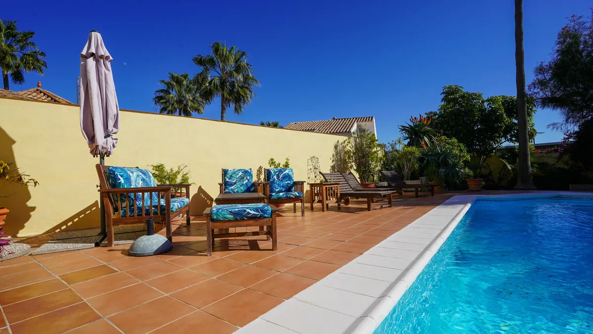 627dcf17-213d-499b-94e1-cb78a43b8a65