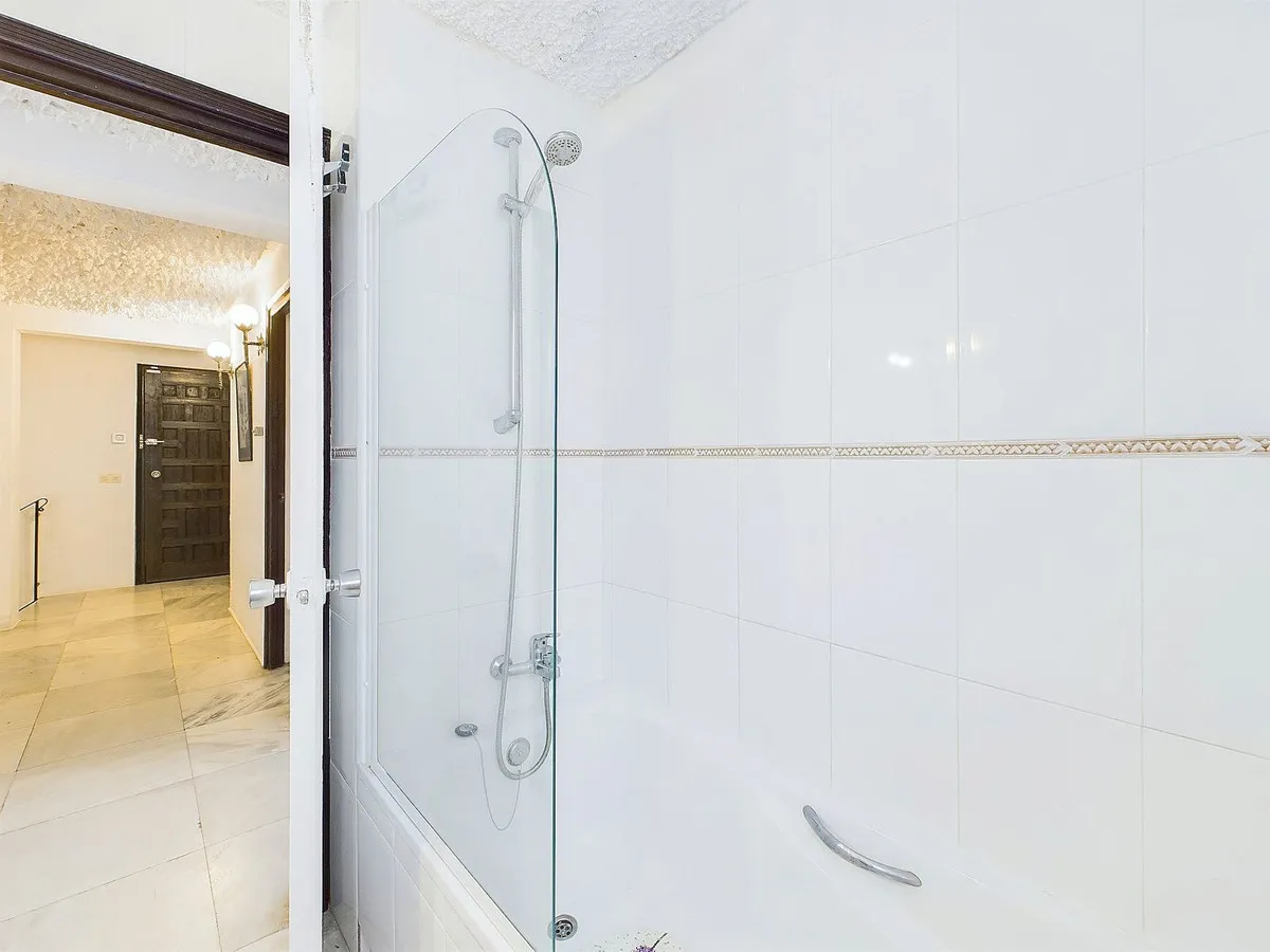 71679cde-dd42-4276-a28c-f5f11e5a423b