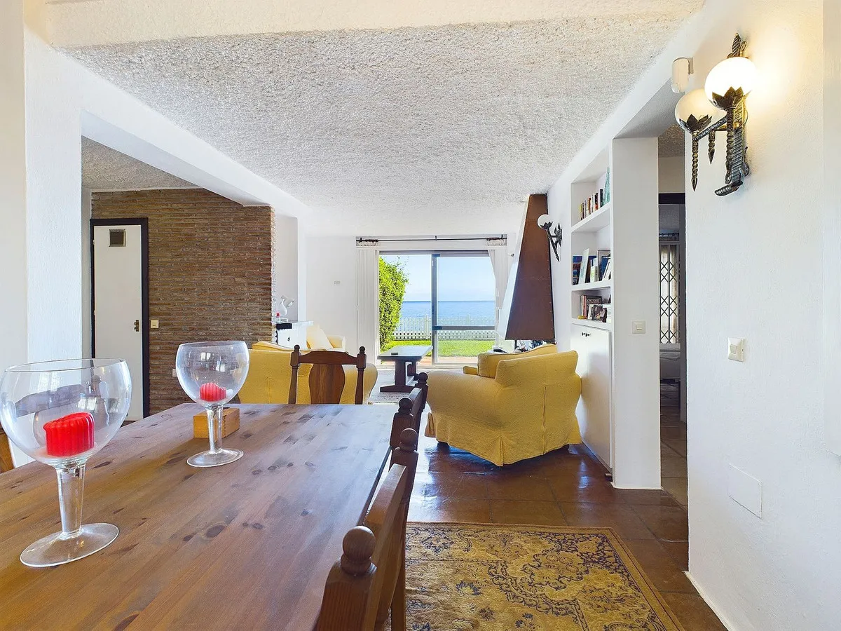 81fb23ec-2833-4d1a-9c68-8e2cc19db5e9