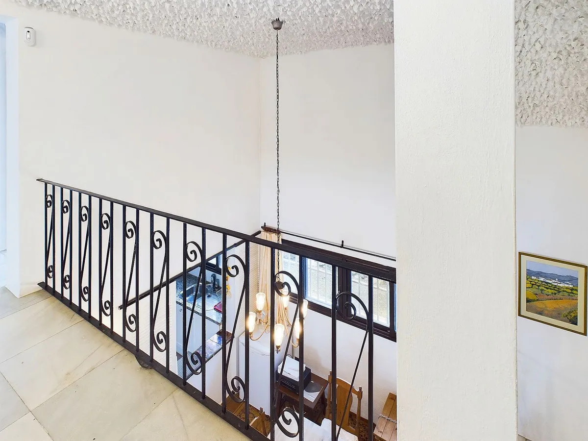 c005b71c-e6e4-4d93-9656-5757b36dc3a4