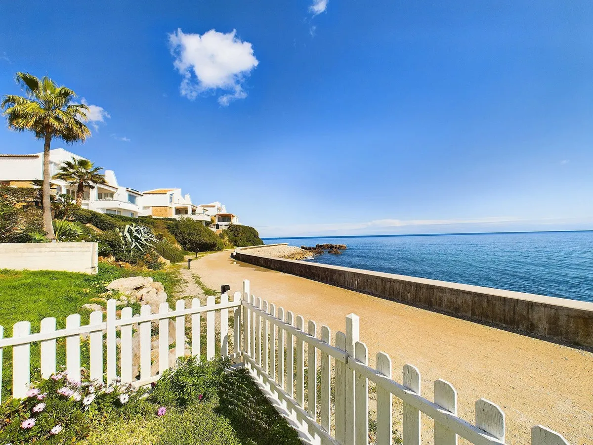 ca74f7d7-3d27-49db-b99c-d70a0f1b3410