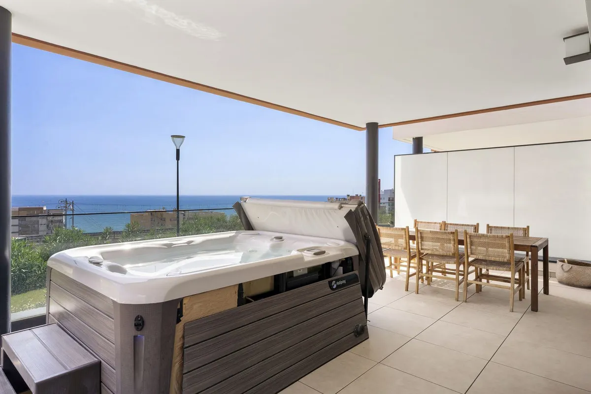 1811fdab-c04d-4238-9355-eea76e6995d9