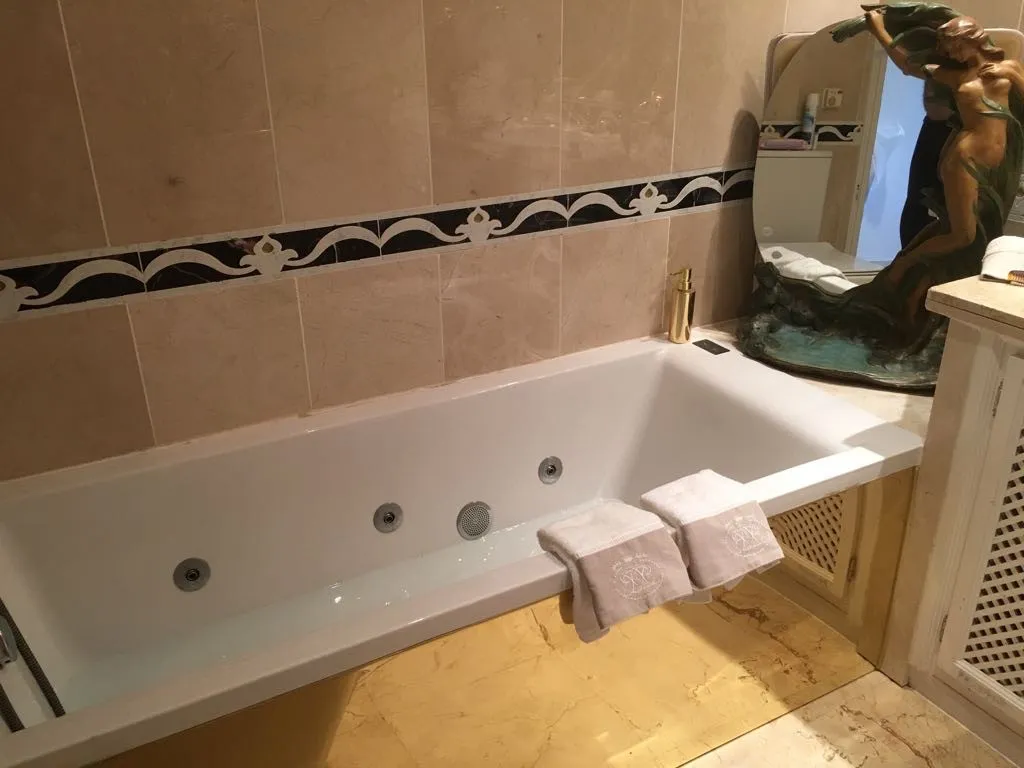 7b8a7b8a-099a-4038-a0b3-bba9c496bfc8