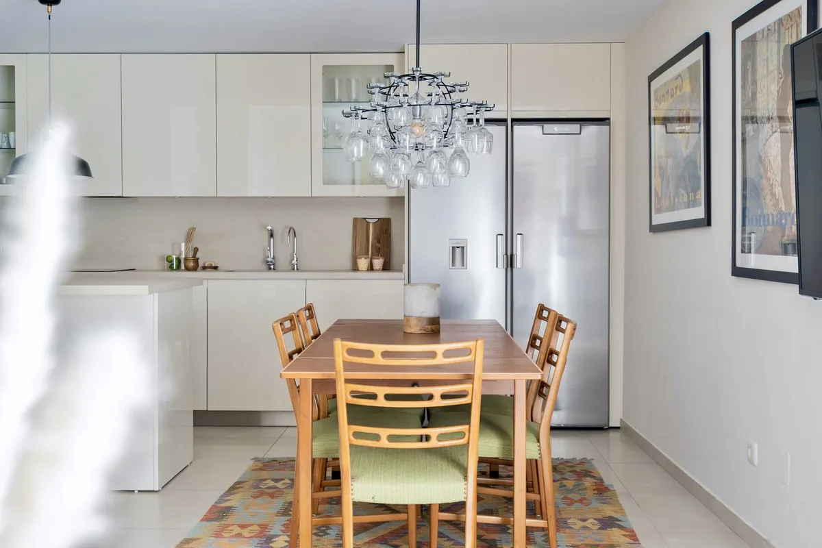 6857ef90-39ab-4234-a1e6-1723740c7db3