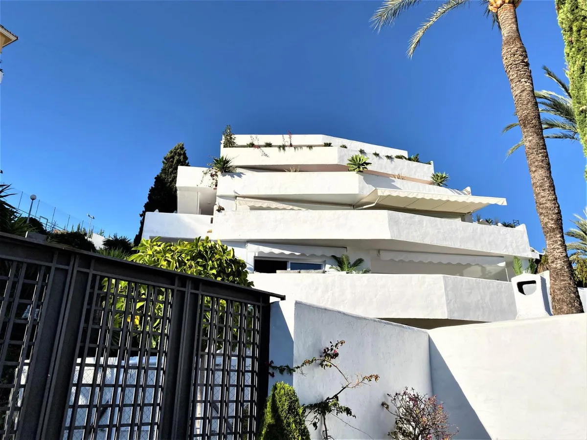 0b5febdc-c71f-439a-addc-d288ce62a641