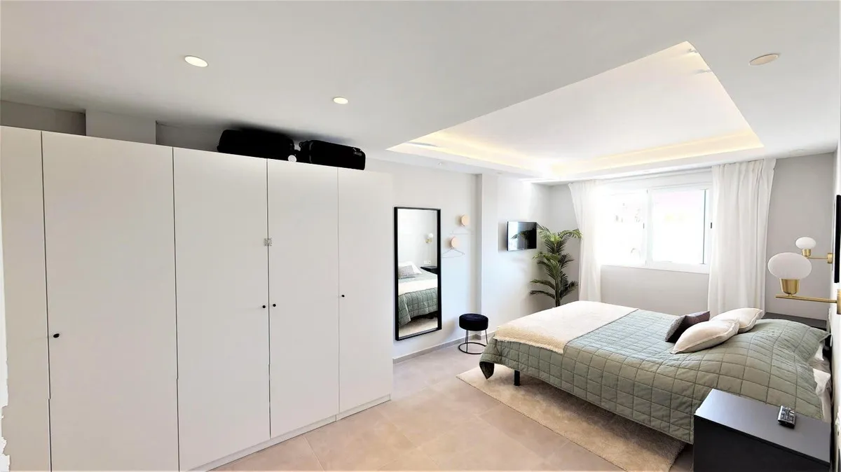 6b536c9f-6451-4729-9c5d-d8732b4a36de