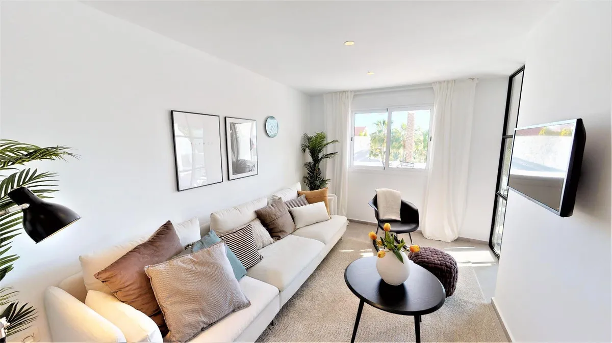 d87b3fb6-8045-4156-959a-7b941352d08f