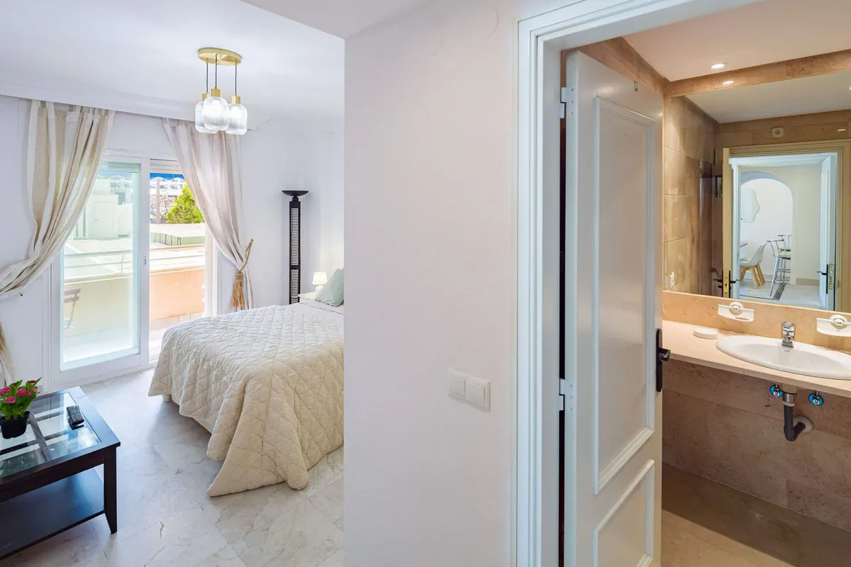 7d537af8-4507-40c3-b200-3caa2a5af1c0